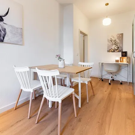 2 Bis 4 Personen, Wlan, Tv