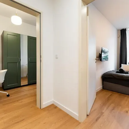 2 Bis 4 Personen, Wlan, Tv